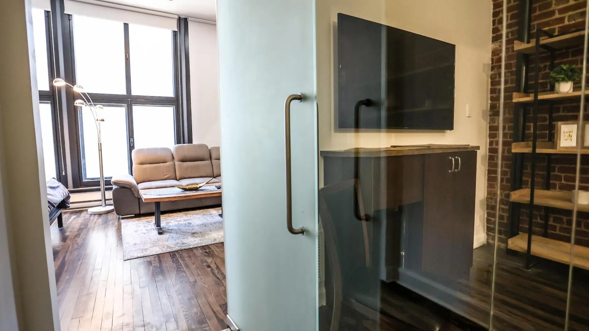 Elegant 3 Bedroom Apartment In Old Port - 201 Montréal